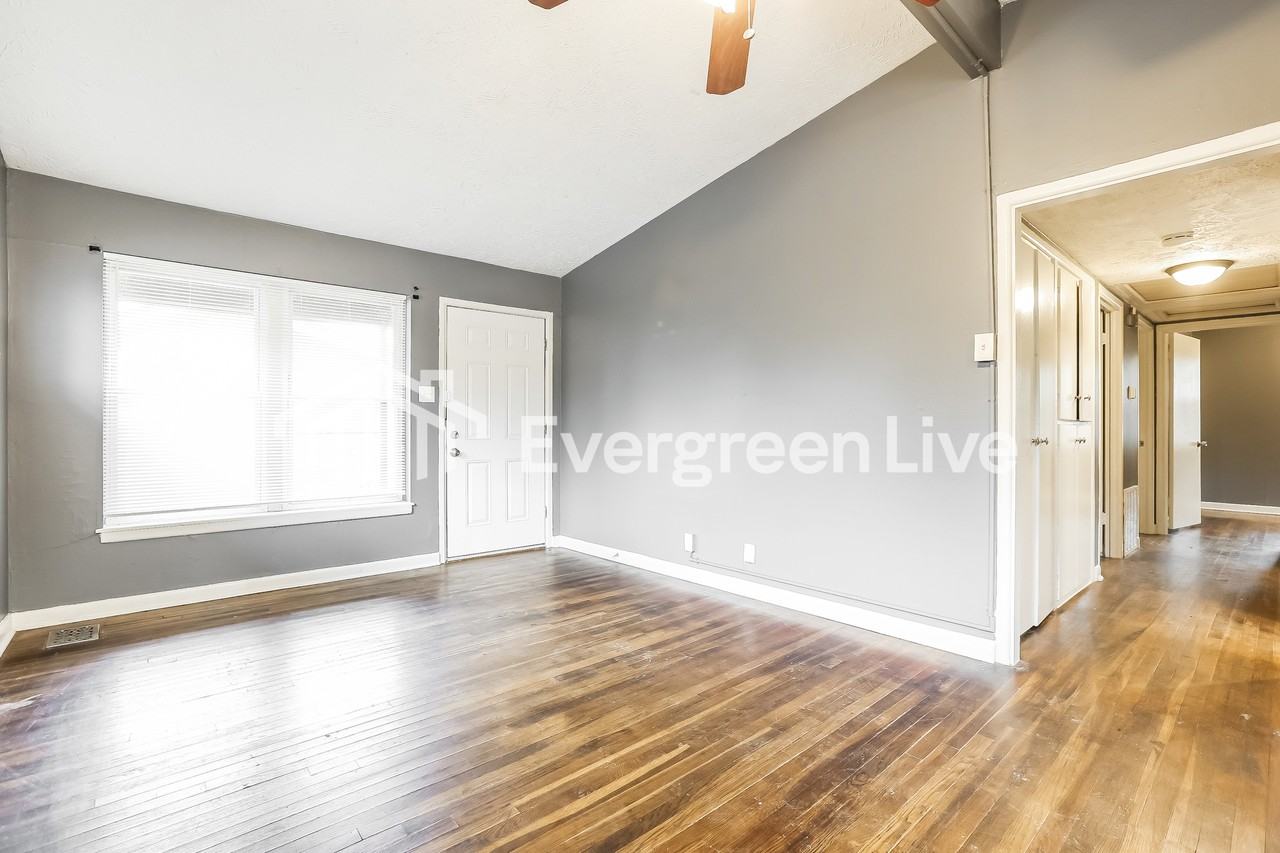 94 Broadmoor Dr - Photo 3 of 15