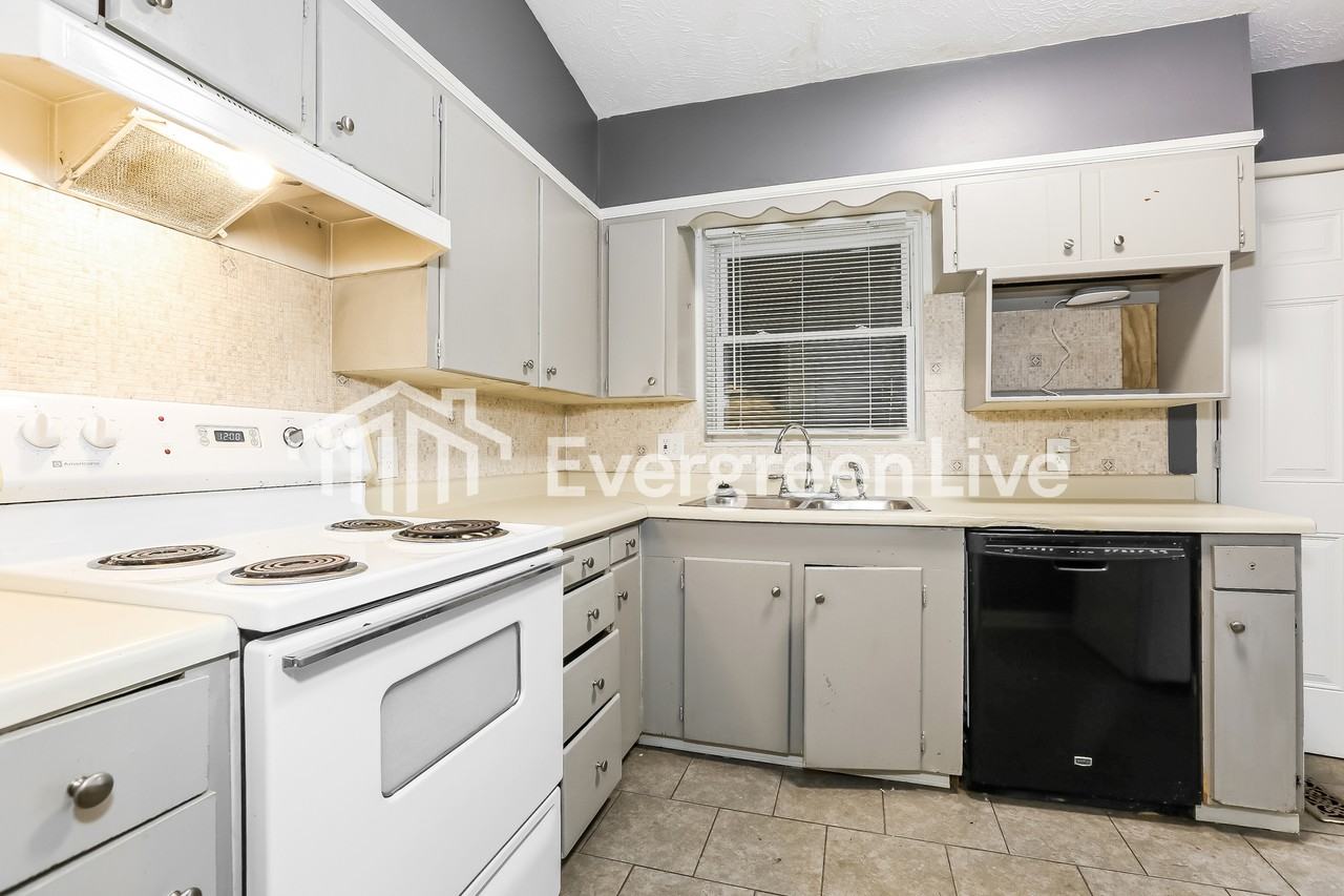 94 Broadmoor Dr - Photo 6 of 15