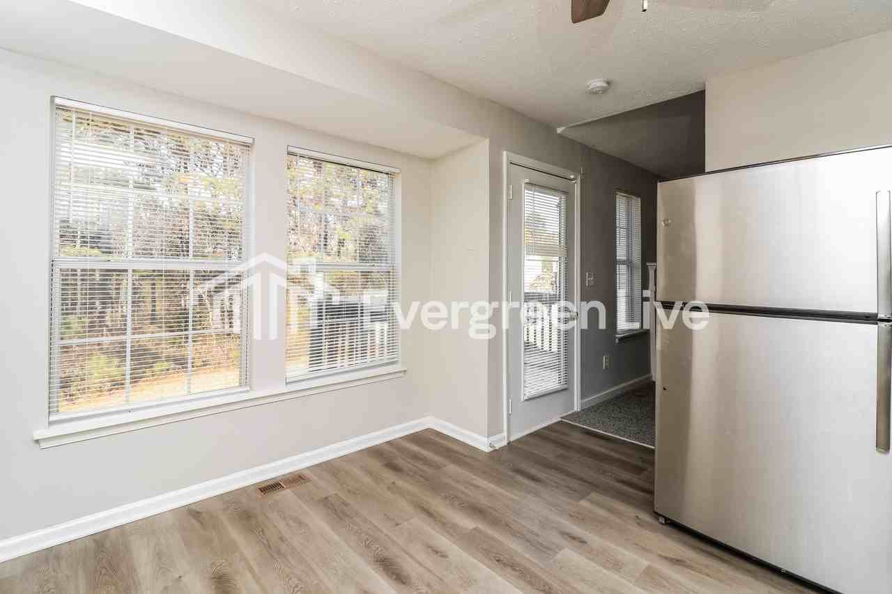 7331 Bramble Oak Dr - Photo 6 of 15