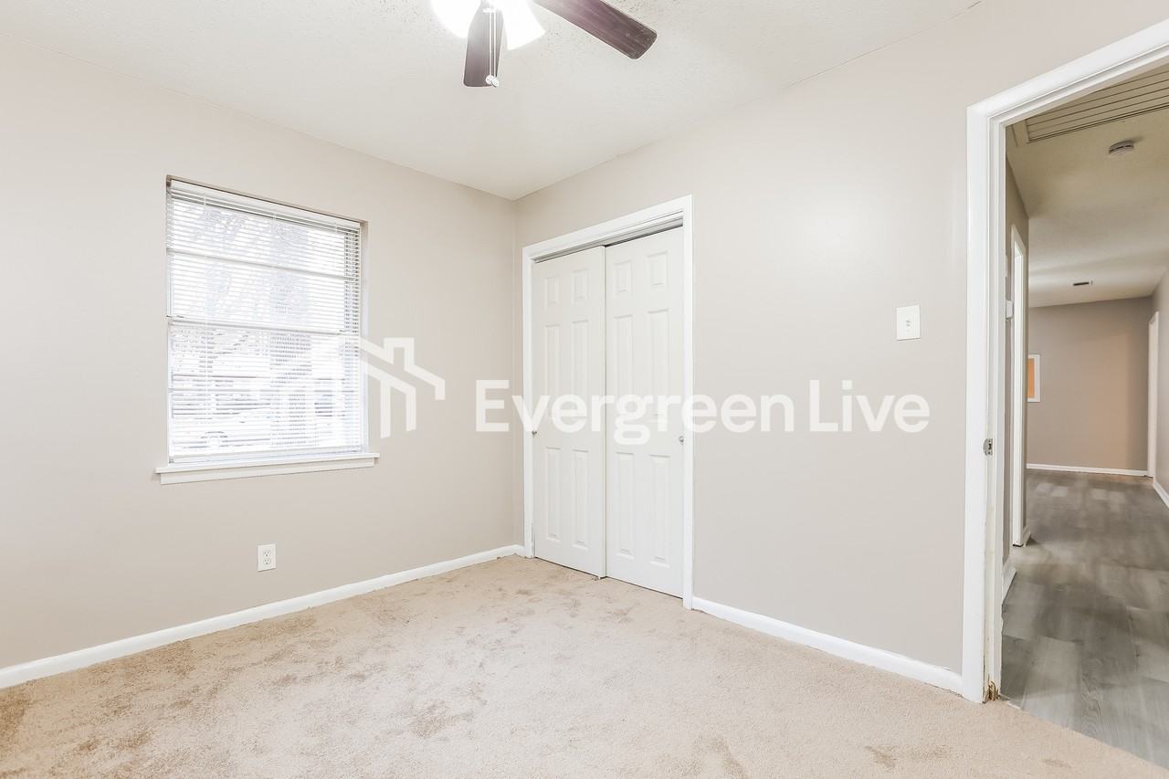 8704 Duncan Dr - Photo 6 of 15