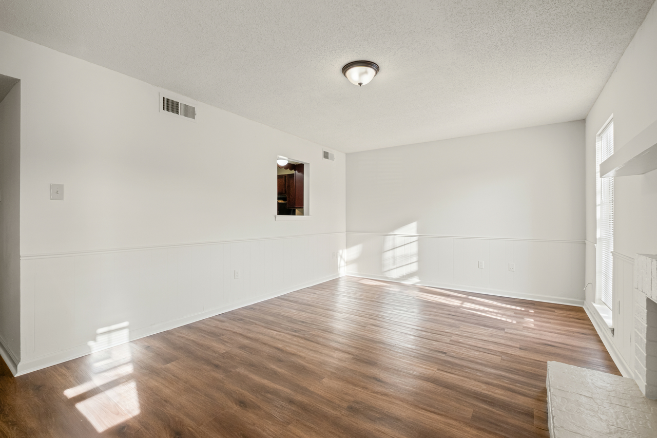 Fairfax Manor Townhomes - Photo 2 of 15