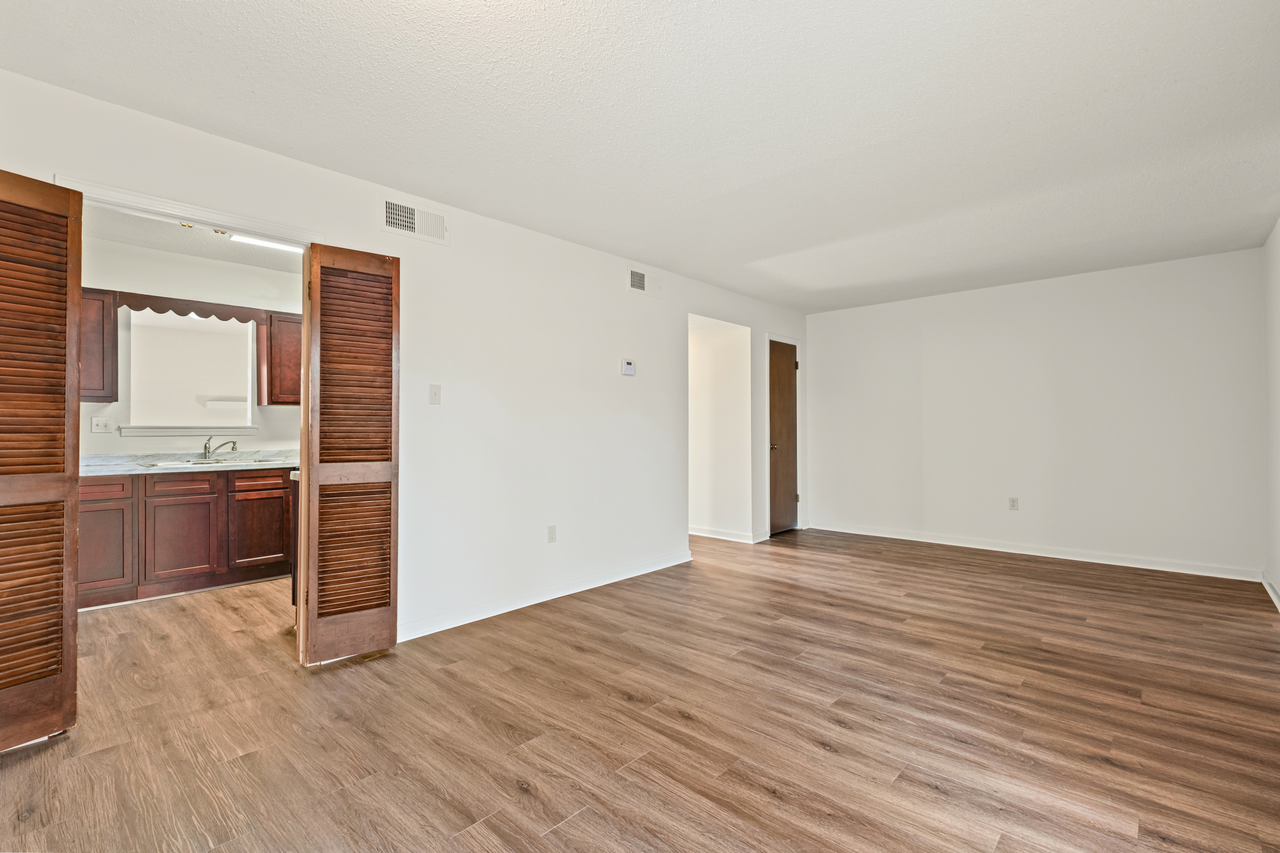 Fairfax Manor Townhomes - Photo 3 of 15