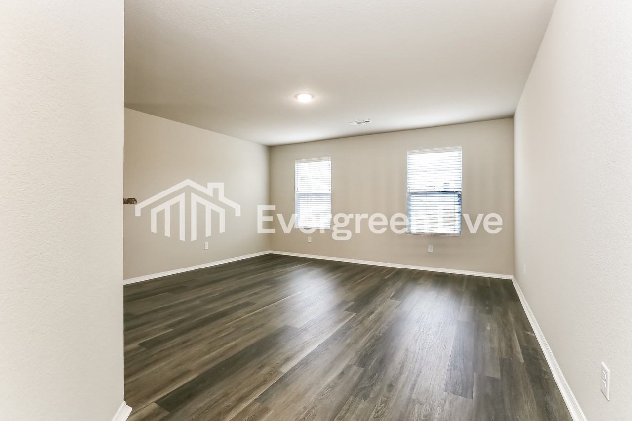 52 Dunnaway Dr - Photo 3 of 15