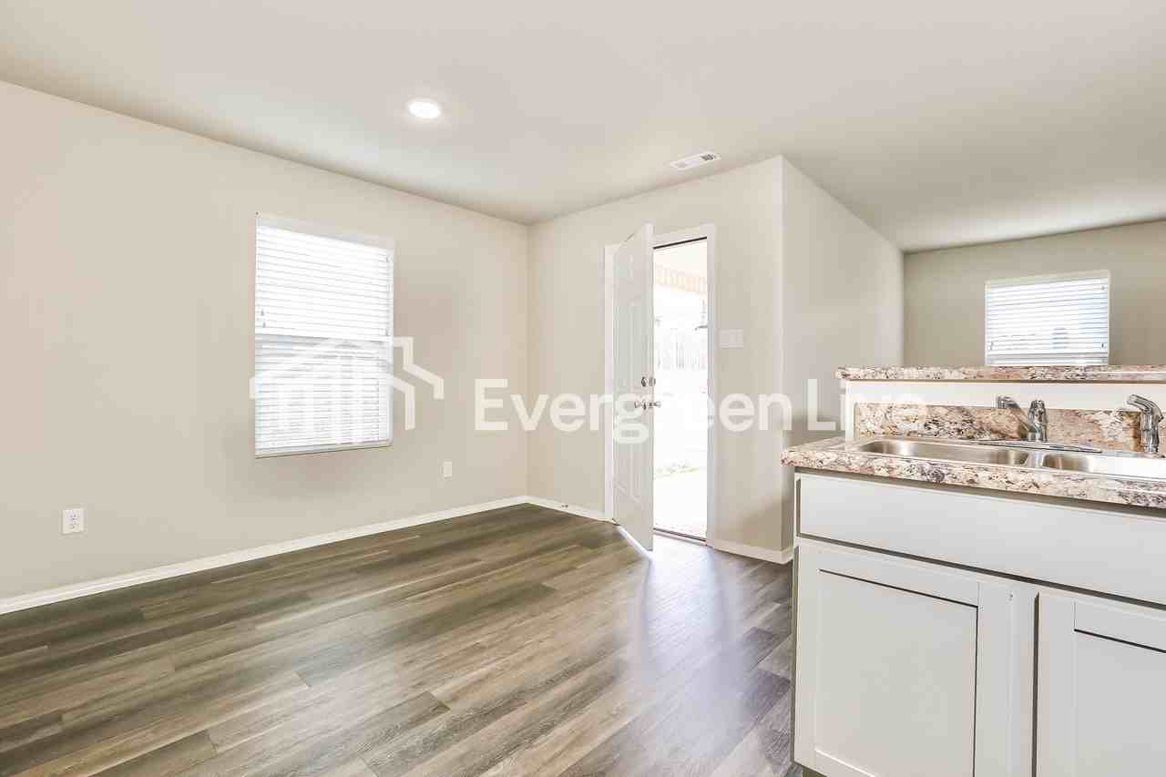 52 Dunnaway Dr - Photo 5 of 15