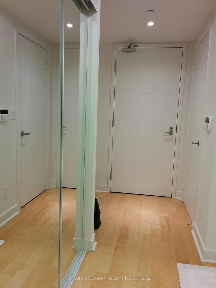 58 Orchard View Boulevard #804 - Photo 4 of 16