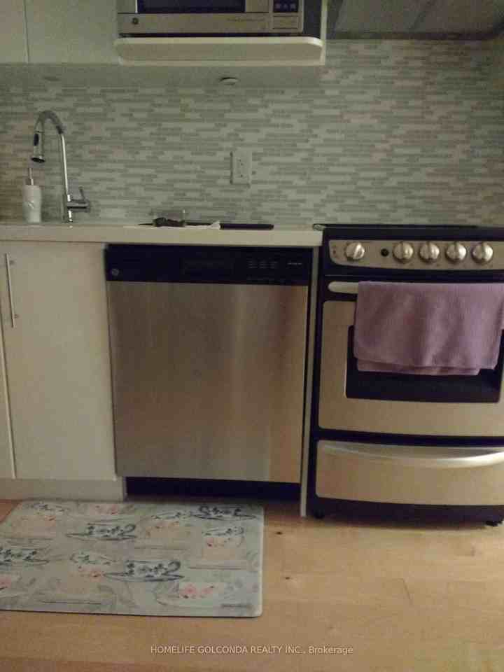 58 Orchard View Boulevard #804 - Photo 5 of 16