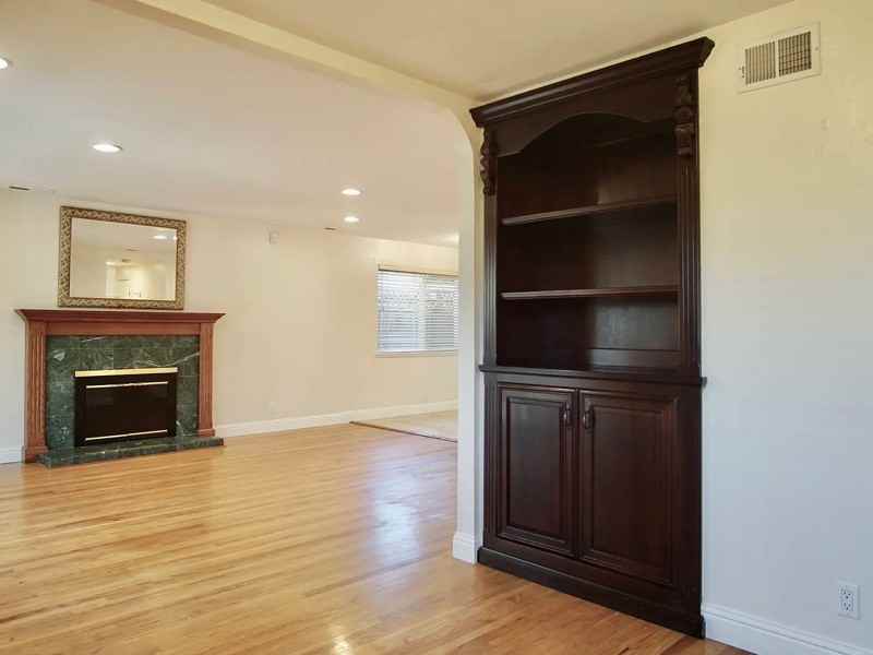 1367 Oslo Ln - Photo 6 of 14