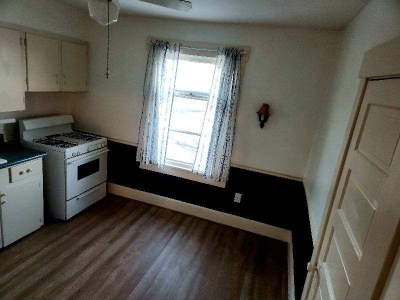 446 Hower St Ne - Photo 5 of 15