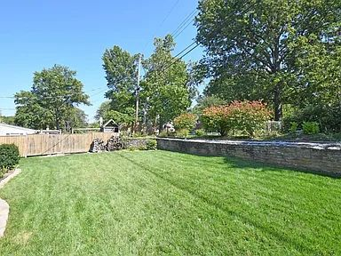 939 Springbrook Dr - Photo 5 of 8