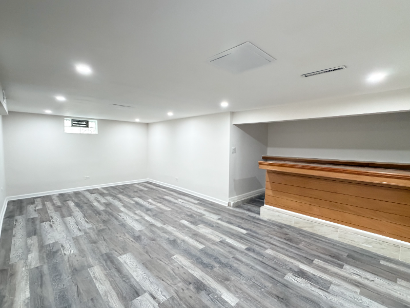 18534 Wentworth Ave - Photo 3 of 16