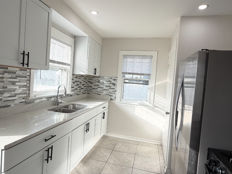 18534 Wentworth Ave - Photo 5 of 16