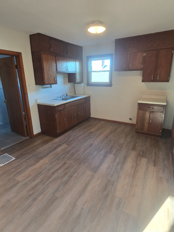 1718 Lake Ave - Photo 6 of 17