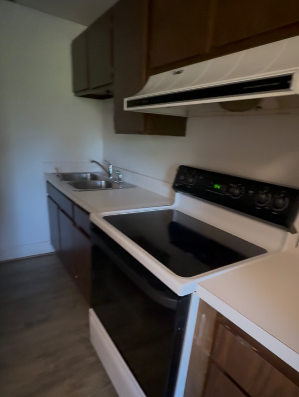 1059 Danby Rd #TH8 - Photo 3 of 13