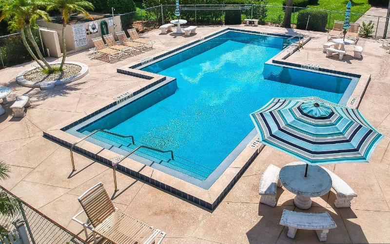 161 Breezeway Ct - Photo 3 of 10