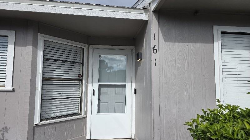 161 Breezeway Ct - Photo 5 of 10