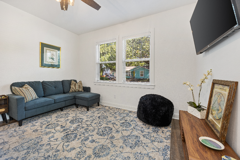 600 Barnes St - Photo 4 of 19