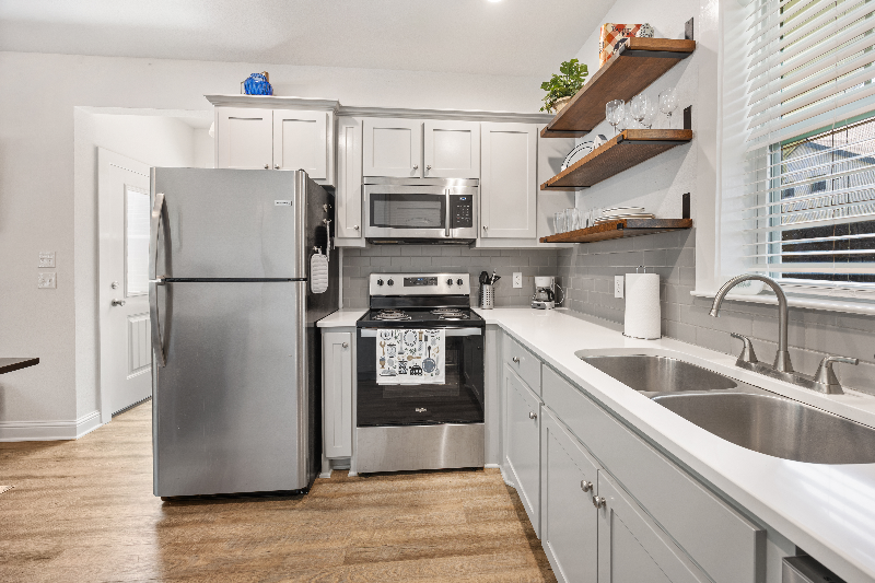 600 Barnes St - Photo 6 of 19