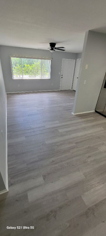 2498 Lakeshore Cir - Photo 5 of 15