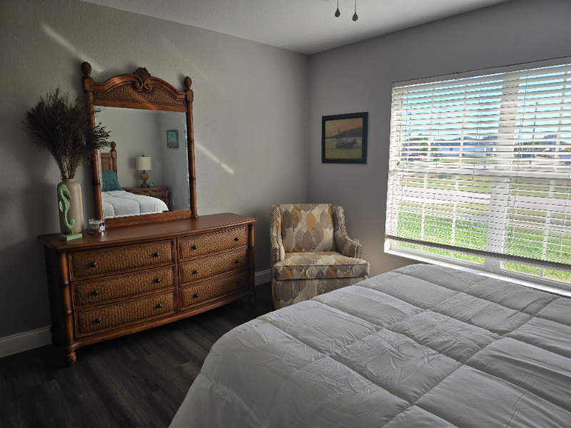 908 Nw 15th Ave - Photo 2 of 3