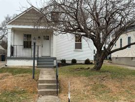 320 Rosslyn Ave - Photo 1 of 1