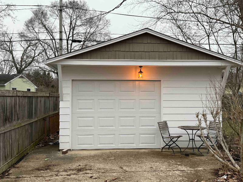 320 Rosslyn Ave - Photo 2 of 13