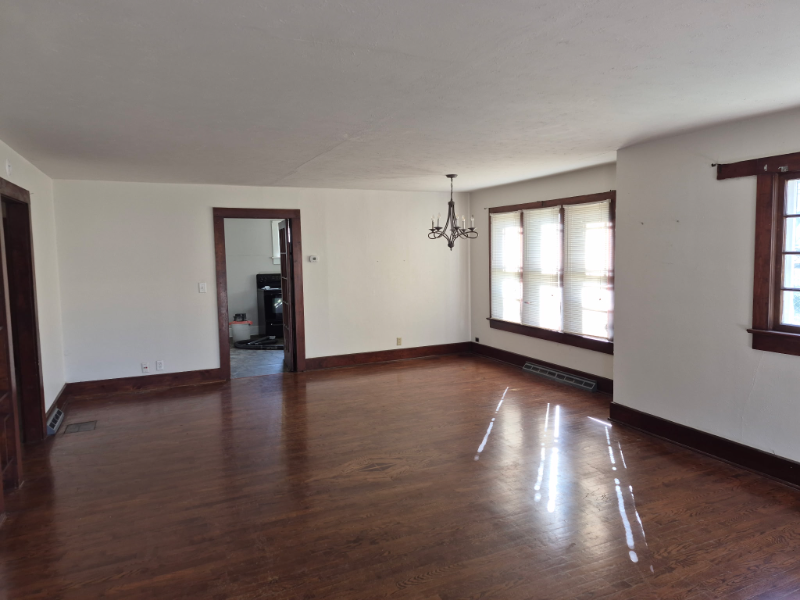 21 Science St - Photo 3 of 9