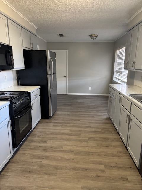 1503 E 22nd St - Photo 4 of 13