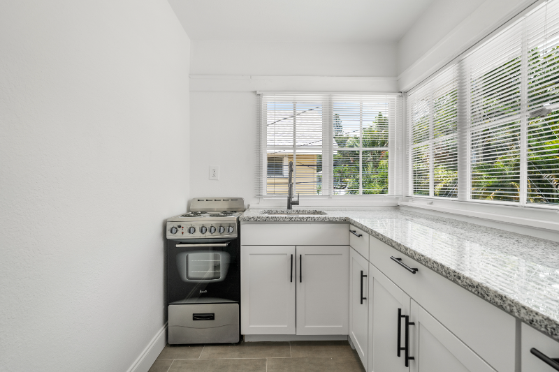 919 16th Ave N #3 - Photo 3 of 18