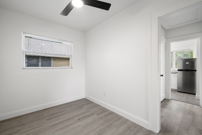 919 16th Ave N #3 - Photo 6 of 18