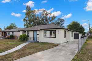 featured image of 211 37th St S