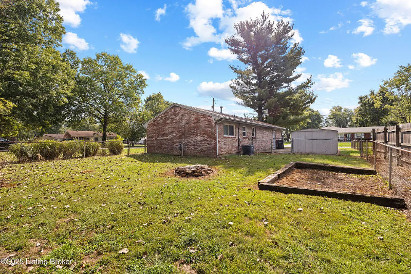 7520 Blue Wing Dr - Photo 5 of 20