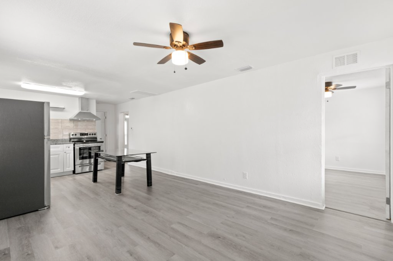 1050 19th St S - Photo 4 of 16