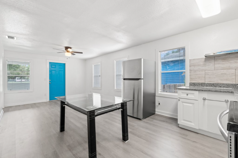 1050 19th St S - Photo 6 of 16