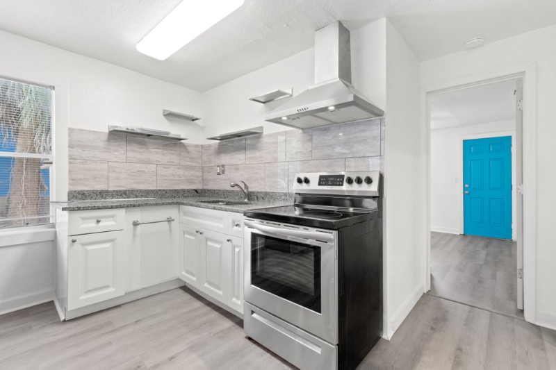 1050 19th St S - Photo 7 of 16