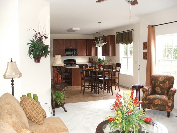 215 Peach Hill Dr - Photo 5 of 7