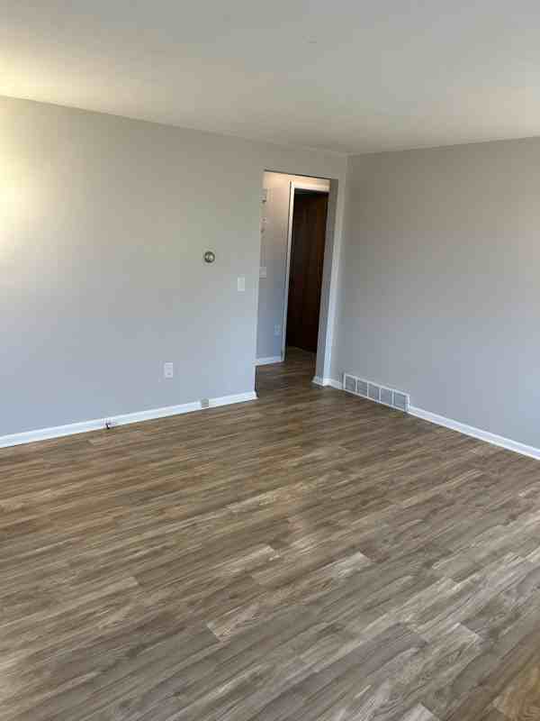 12632 Lakeridge St Nw - Photo 3 of 16