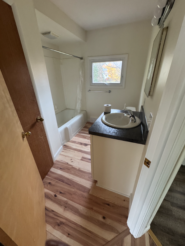 14561 Hickox St #5 - Photo 3 of 3