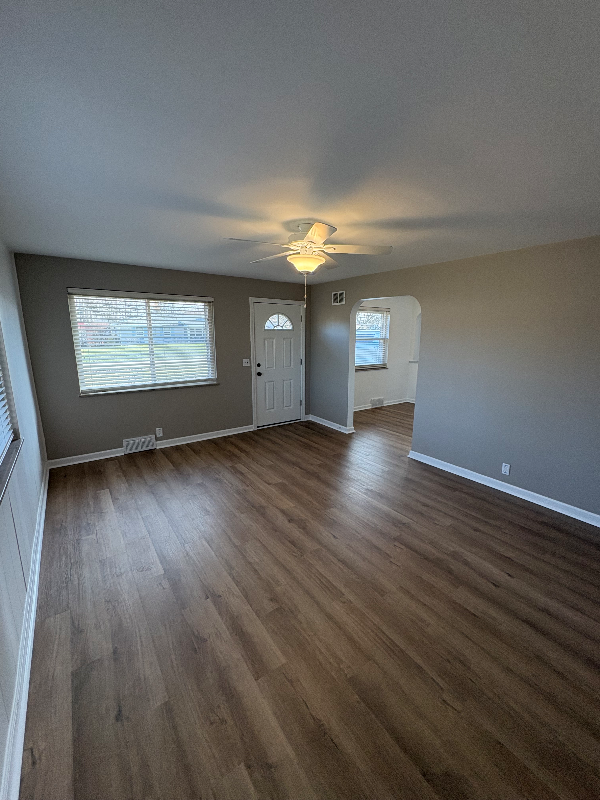 3887 Crescent Dr - Photo 3 of 12