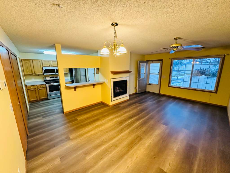 13207 Bush Ln - Photo 3 of 14