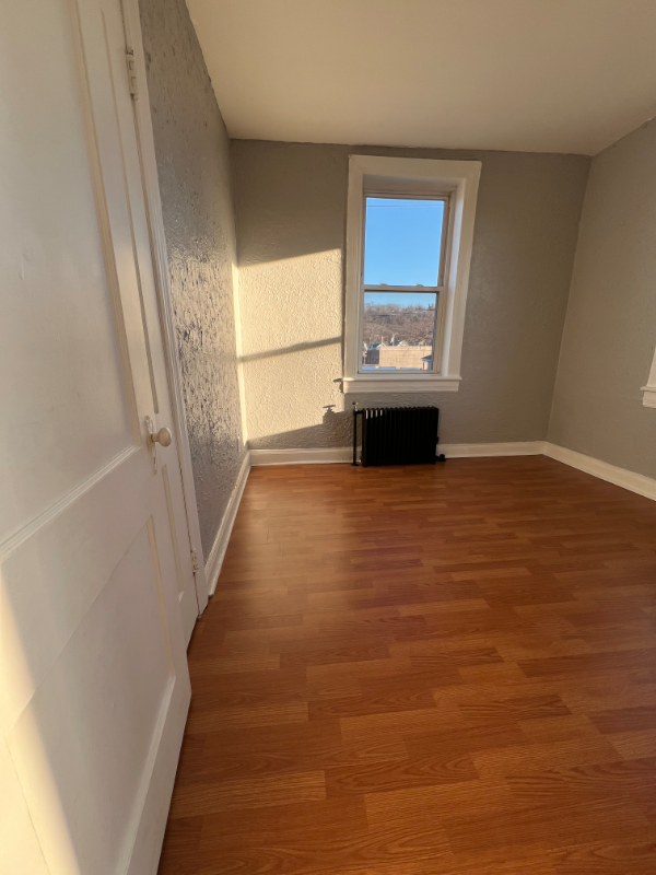 366 4th Ave #30 - Photo 4 of 15