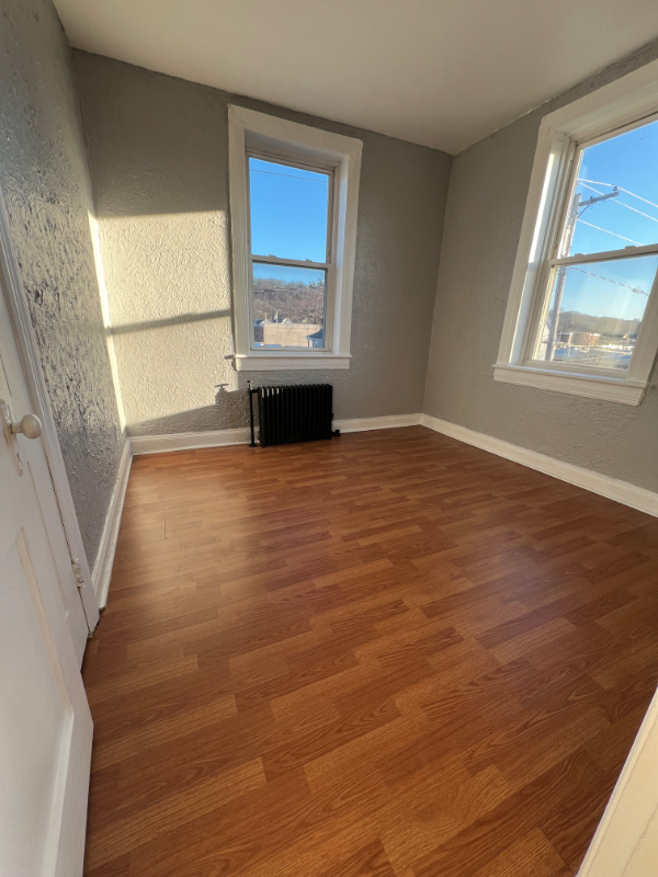 366 4th Ave #30 - Photo 5 of 15