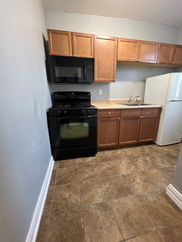 366 4th Ave #30 - Photo 6 of 15