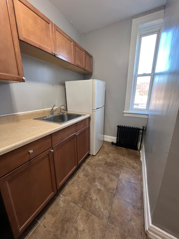 366 4th Ave #30 - Photo 7 of 15