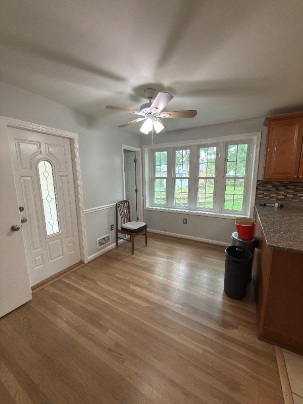 6919 Rolling Rd - Photo 5 of 12