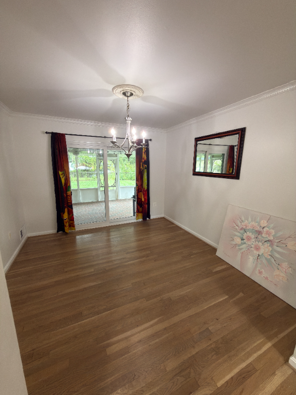 6919 Rolling Rd - Photo 6 of 12