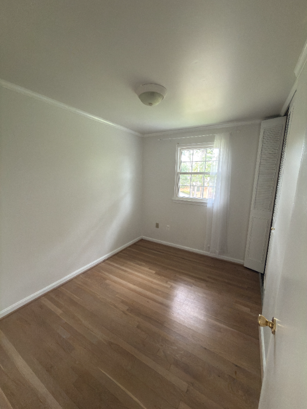 6919 Rolling Rd - Photo 7 of 12