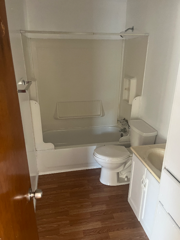 621 W Leona St - Photo 7 of 8