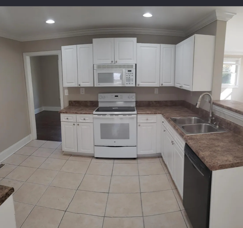 3119 Eastwood Dr - Photo 3 of 16