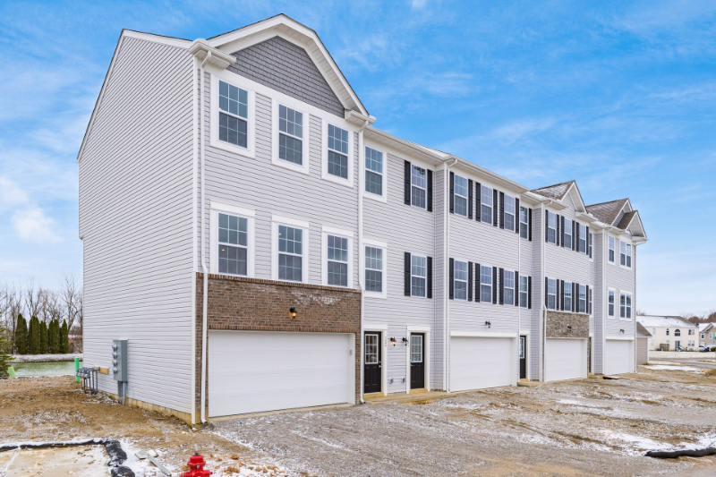 2719 Mchenry Dr - Photo 3 of 45