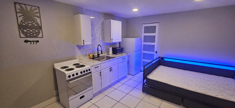 1448 W 31st St #REAR - Photo 5 of 7